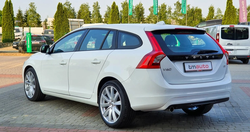 Volvo V60 cena 55900 przebieg: 212000, rok produkcji 2017 z Kraków małe 436